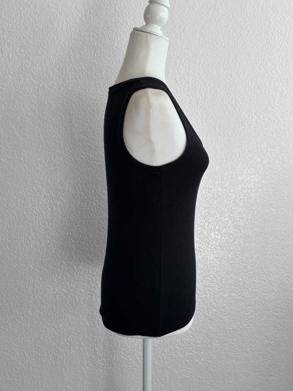 A New Day Black Ribbed Tank Top Size Medium Stretch Fitted Basic Layering Essent - Picture 4 of 7
